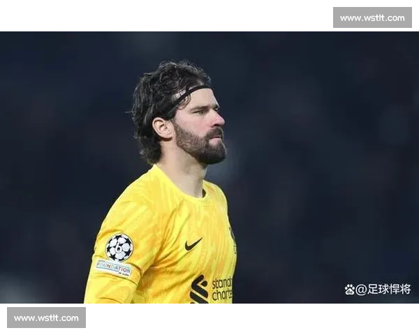 阿利松妻子术后报平安，利物浦门神返巴西照料家人